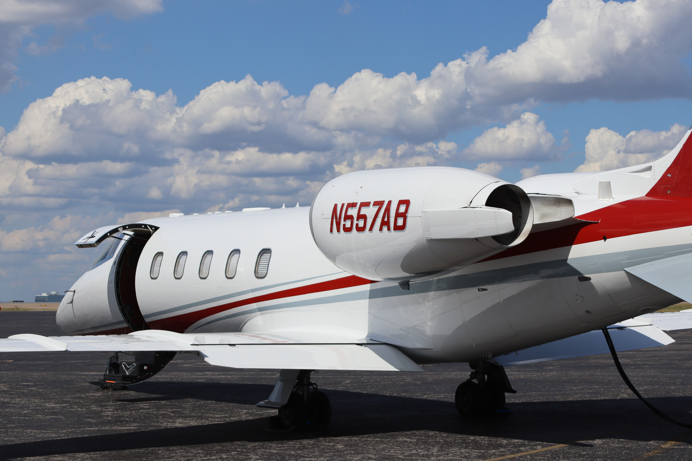 AB Jets Lear 60